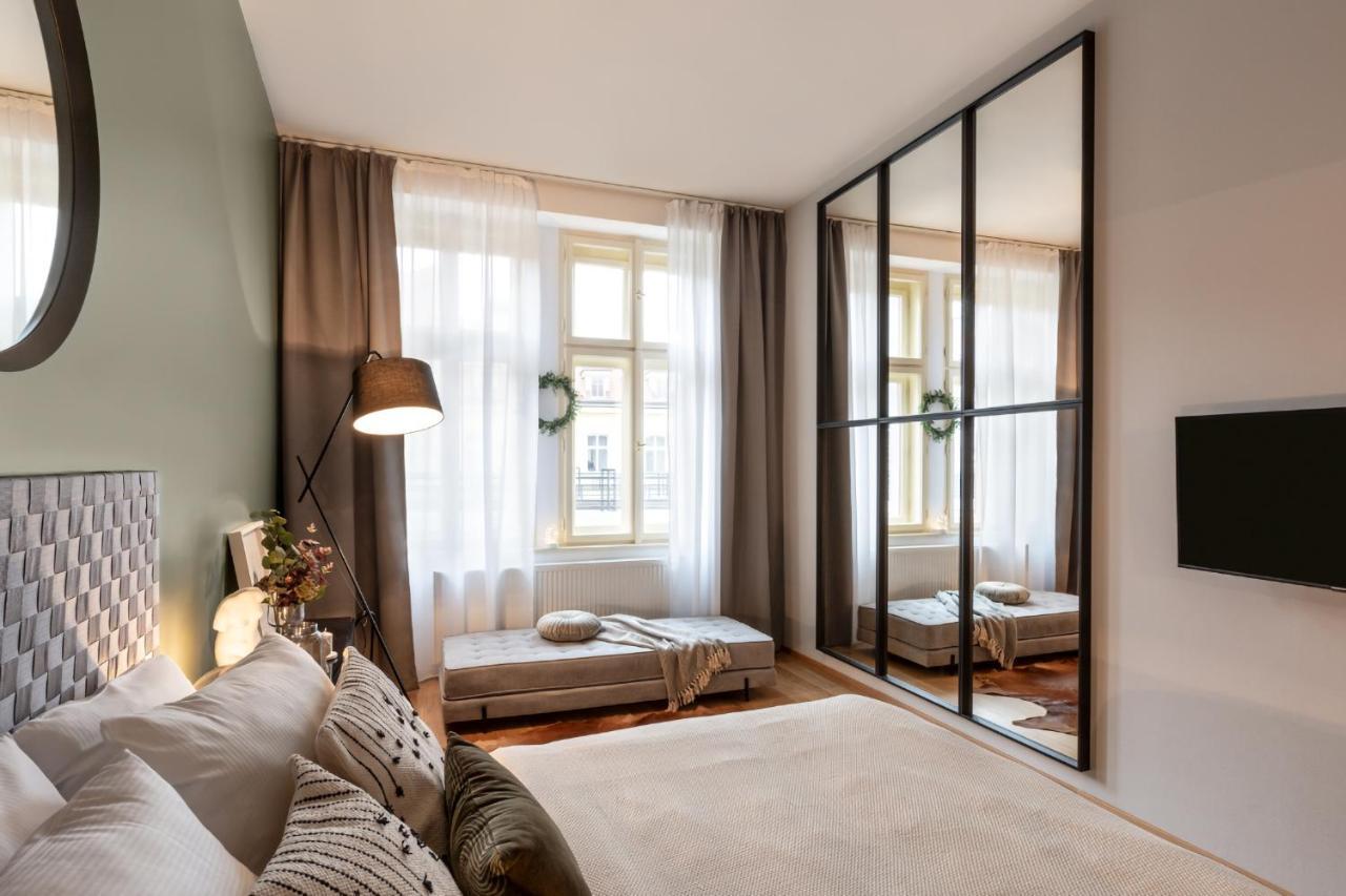 Turnkey I Main Bus Station Apartments Praga Exterior foto