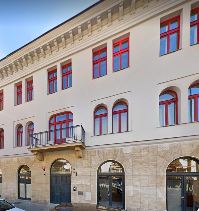 Turnkey I Main Bus Station Apartments Praga Exterior foto