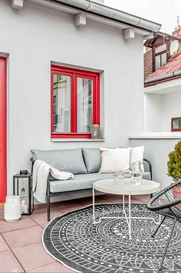 Turnkey I Main Bus Station Apartments Praga Exterior foto